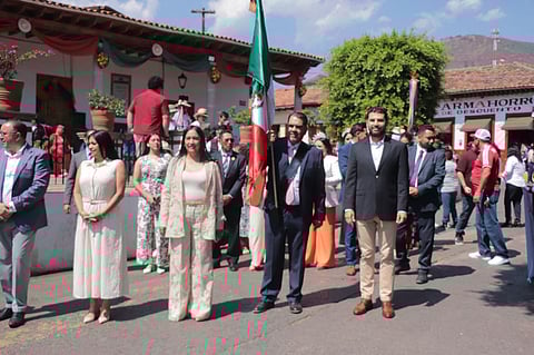 Octavio Ocampo acompaña celebración por el 170 aniversario de la elevación de Acuitzio como municipio