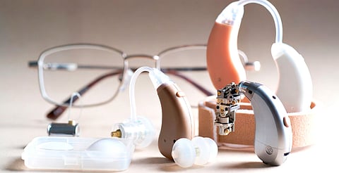 Incluye lentes, audífonos, implantes y prótesis