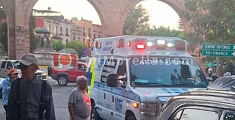 Choque entre auto y moto deja un herido cerca de la Fuente de Las Tarascas en Morelia