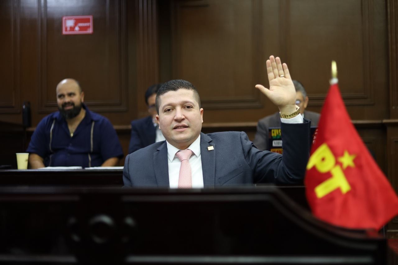 Aprueban iniciativa presentada por el diputado Vicente Gómez para el manejo de basura electrónica en los municipios