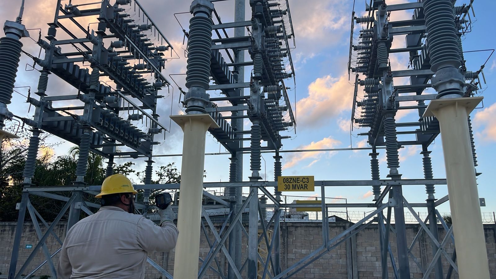 CFE reporta mayor utilidad y reducción de costos en primer trimestre de 2026