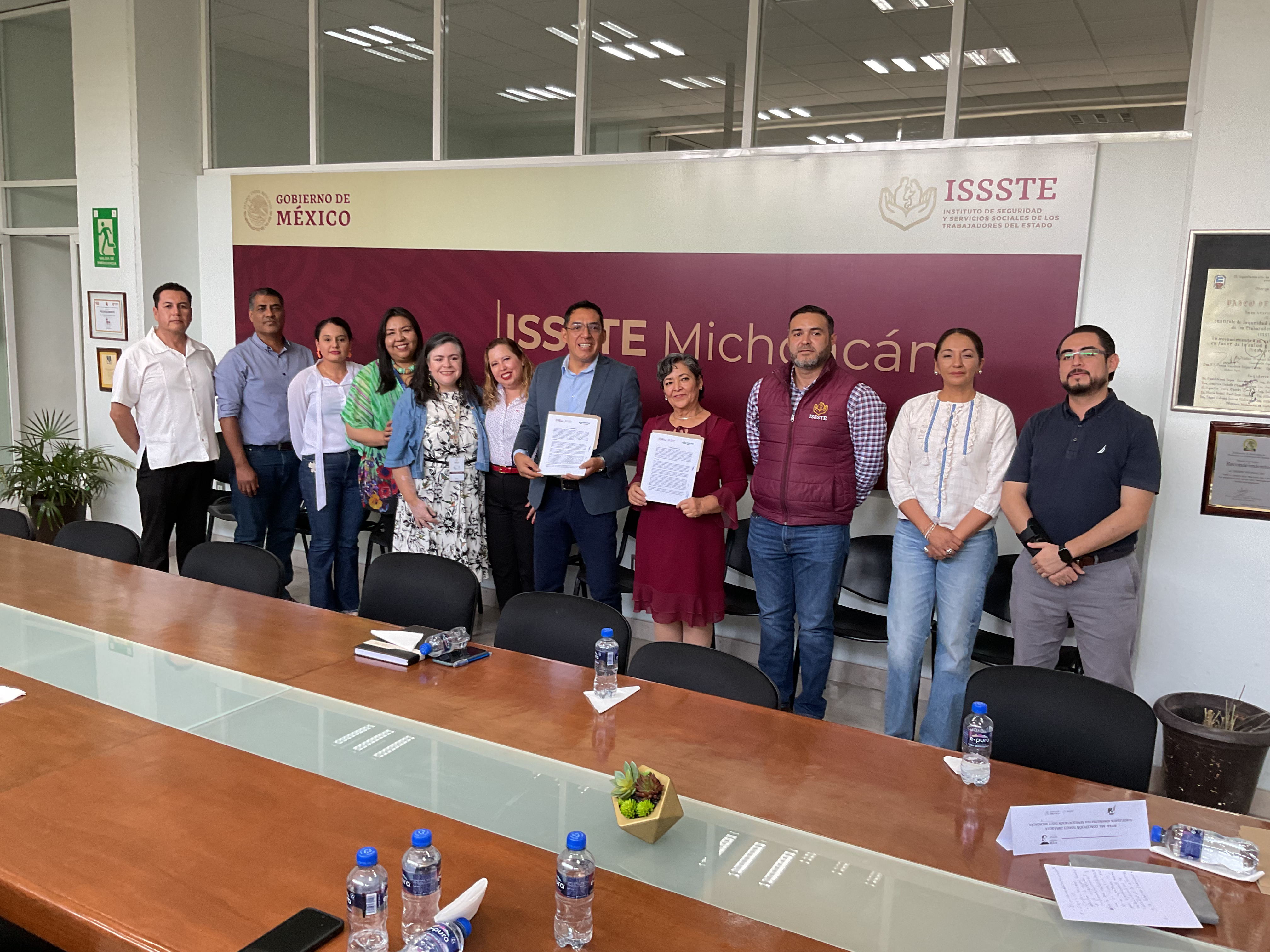 Capacitan ISSSTE Michoacán y Conalep a trabajadores del organismo