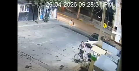 VIDEO: Dejan solo el puesto y hombre aprovecha para robar celular, en Morelia
