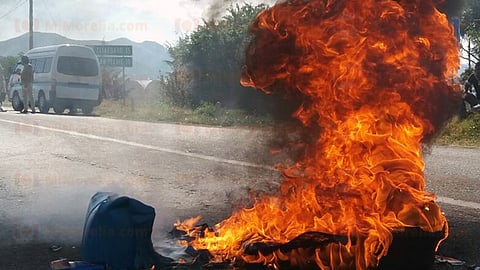 En la carretera Zitácuaro-Morelia quemaron llantas