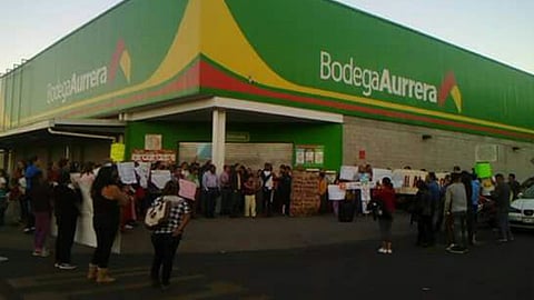 Toman dos tiendas de autoservicio en Zacapu como protesta por alzas a combustibles