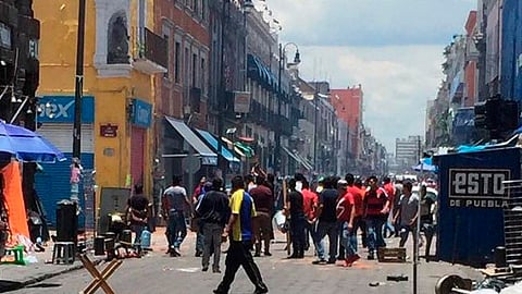 Video: Disparos durante enfrentamiento entre policías y comerciantes en Puebla