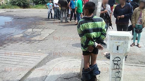 GALERÍA: En Morelia, vecinos atrapan a presunto ladrón e intentan lincharlo