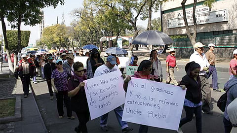 Se dirigen hacia el congreso del estado (Foto: ACG)