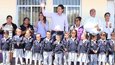 El presidente municipal entregó los sanitarios en el Centro de Asistencia Infantil Comunitario (CAIC) de dicha comunidad de Capula (Foto: Cortesía)