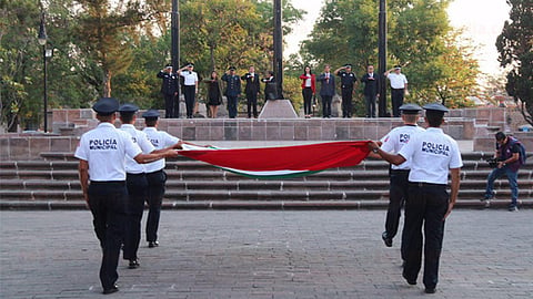 Se realizó el izamiento del lábaro patrio en conmemoración de este hecho histórico (Foto: Cortesía)