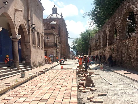Reabrirán parcialmente la calle Santiago Tapia este martes