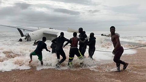 Autoridades indican que las causas del accidente podrían tratarse debido a las condiciones del mal clima (Foto:@euronewses)