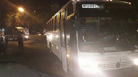 Agreden a chofer de autobús en Uruapan