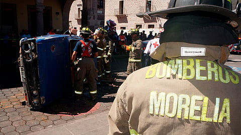 Llama Protección Civil y Bomberos de Morelia a no realizar llamadas falsas a las líneas de emergencia (Foto. Cortesía)