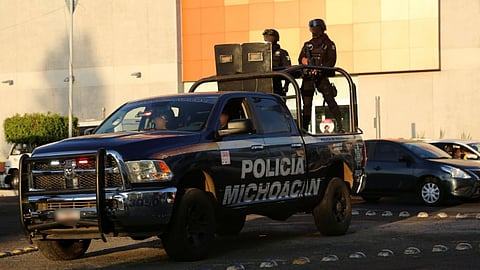 El personal policial realiza patrullajes, recorridos pie a tierra y mantiene presencia en plazas comerciales de la capital (Foto: Cortesía)