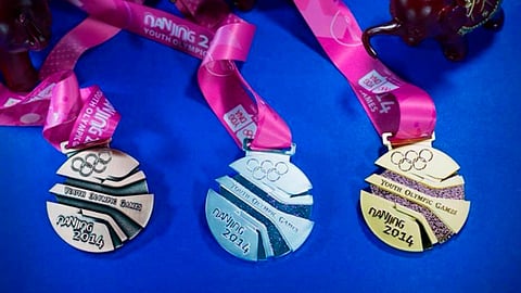 Toda la chatarra reciclada se convertirá en más de cinco mil medallas que serán entregadas en los JJ.OO. (Foto: @PuntoOlimpico/Ilustrativa)