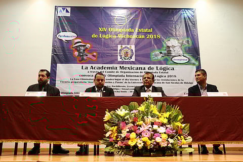 Fue en el auditorio de la preparatoria "José María Morelos y Paávon" donde los aspirantes a un espacio en la selección se reunieron para presentar un examen para demostrar sus conocimientos  (Foto: ACG)