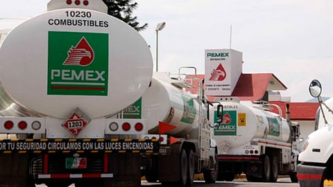 Por desabasto, surte Pemex 800 mil barriles de gasolina diarios