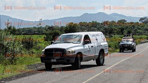 Encuentran cadáver baleado en la carretera Cuatro Caminos-Apatzingán