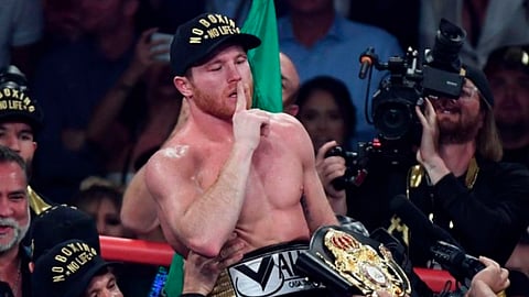 ¡Bombazo! “Canelo” habría tenido una hija con ex amante del “Chapo”