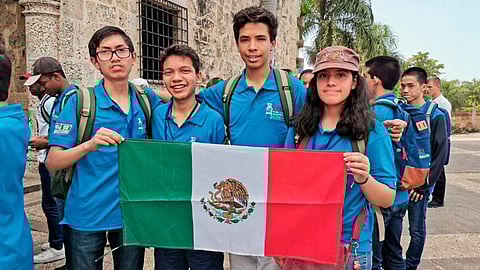 Fue el pasado 24 de mayo que el cineasta ofreció apoyo a los 12 integrantes del equipo (Foto: @ommtw)