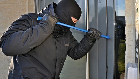 Los ladrones amenazaron al director del Jardín de Niños si lo denunciaba (Foto: Ilustrativa/Pixabay.com)