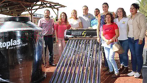 En la tercera entrega autoridades municipales canalizaron 440 apoyos por medio de la "Red del Sol" (Foto Cortesía)