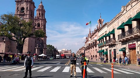 Se encuentra cerrada la avenida Madero en el primer cuadro (Foto: Cortesía)