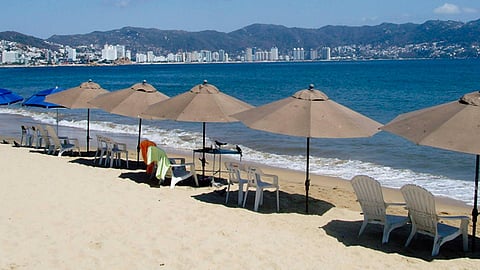 Es muy difícil cerrar las playas, tendríamos que poner una valla humana, expresó el gobernador (Foto: gob.mx)