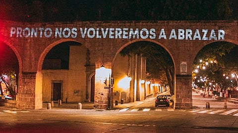 “Pronto nos volveremos a abrazar”, mensaje de esperanza en edificios de Morelia