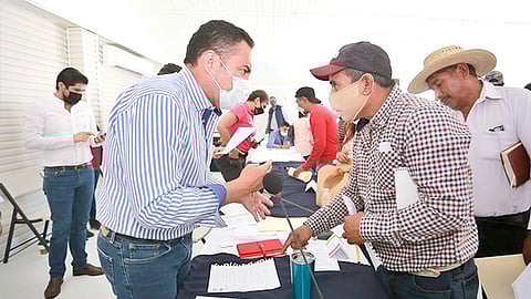 En seguimiento a los acuerdos con el gobernador, el secretario de Gobierno coordinó la atención personal a los representes comunales (Foto Cortesía) 