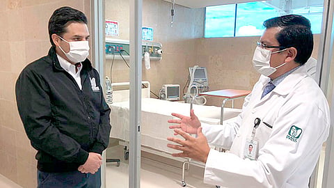 El director general, Zoé Robledo, recorrió las instalaciones del hospital donde se brindará atención a 209 mil 392 derechohabientes (Foto Cortesía) 