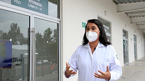 Doctora residente presta sus servicios en el IMSS de manera voluntaria 