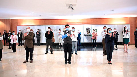 En el homenaje estuvieron presentes trabajadores y autoridades de la Institución (Foto Cortesía) 