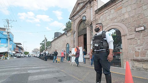 Por Día de Muertos, cierran calles cerca de panteones en Morelia; checa el mapa