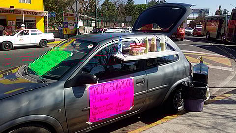 La joven de Morelia mostró en redes su auto adaptado para salir adelante (Foto: Twitter/JessyChG)