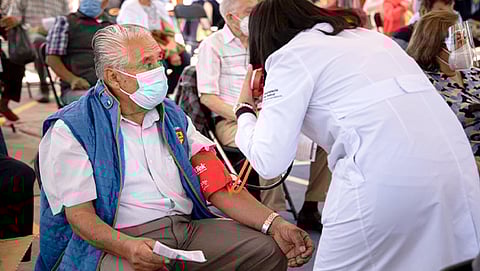 Empleados municipales continúan orientando a morelianos (Foto Cortesía)