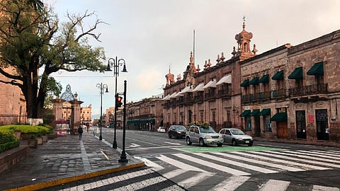 Habrá ambiente fresco y cielo medio nublado hoy en Michoacán