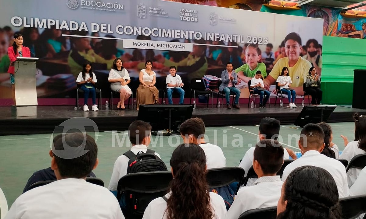 Entregan reconocimientos a niños que participaron en Olimpiada del
