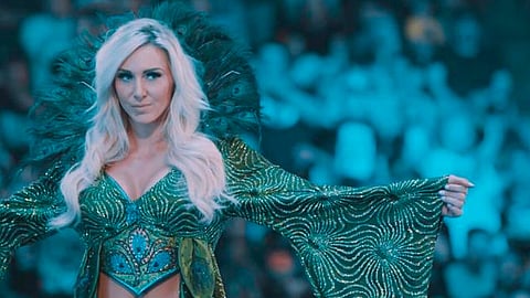 Filtran fotos íntimas de la diva de la WWE, Charlotte Flair