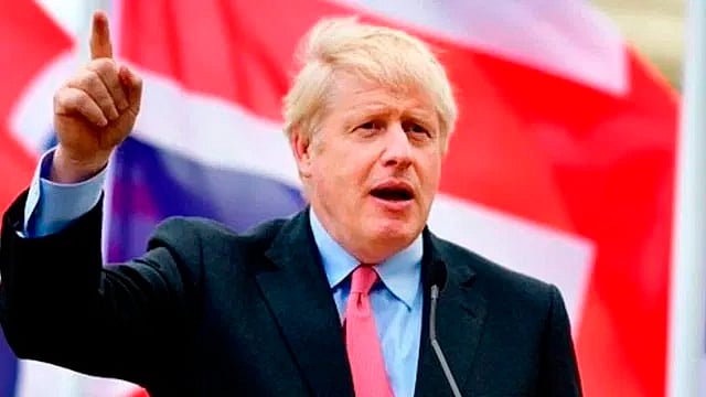Hospitalizan al Primer Ministro inglés por Covid-19