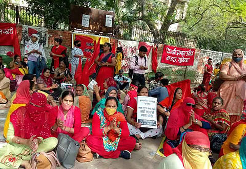 मजदूर दिवस पर आंगनवाड़ी कार्यकर्ताओं ने मंडी हाऊस से जंतर मंतर तक किया प्रदर्शन / फोटो - हुमा नाज़, द मूकनायक 
