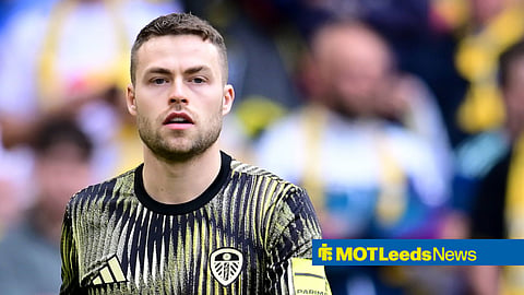 Gabriel Gudmundsson warming up for Leeds United