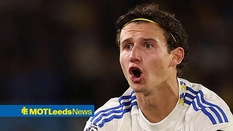 Brenden Aaronson playing for Leeds