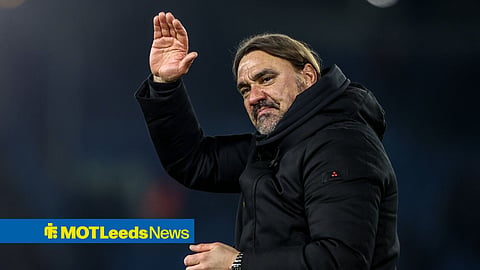 Daniel Farke waving at Leeds United