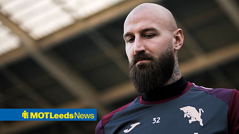 Leeds United-linked Vanja Milinkovic-Savic warming up at Torino
