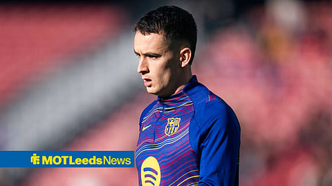 Marc Casado warming up for Barcelona
