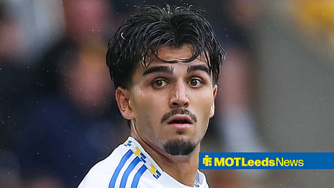 Pascal Struijk in action for Leeds United in 2025-2026