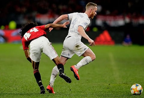 Report claims Leeds could accept bids for senior midfielder with major problem