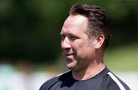 'Worried' - David Seaman sends Twitter message after Leeds 3-2 win v Millwall